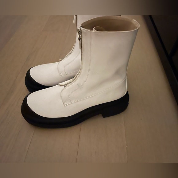 Stuart Weitzman boots - Picture 4 of 9